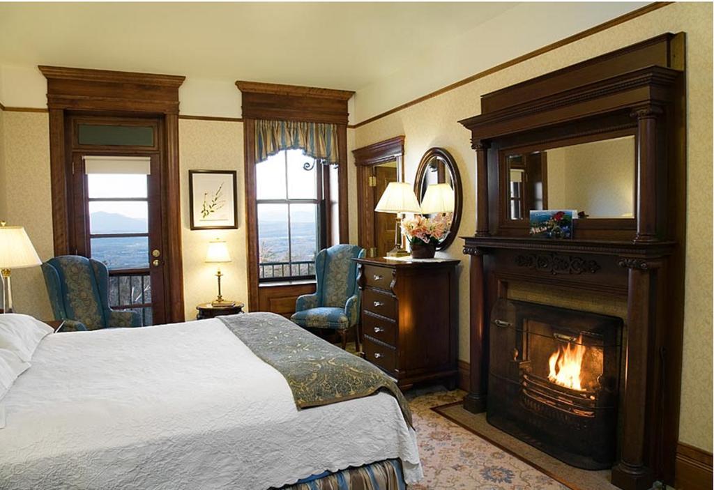Mohonk Mountain House Hotel New Paltz Room photo