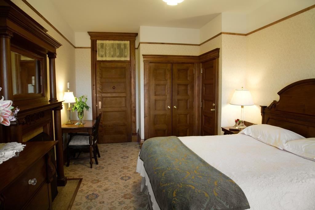 Mohonk Mountain House Hotel New Paltz Room photo